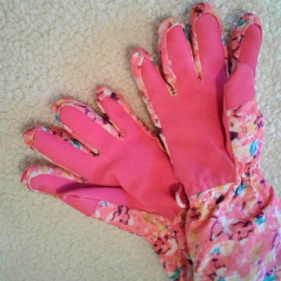 🌺 Like New Girl's Thinsulate Waterproof Gloves - Picture 2 of 13